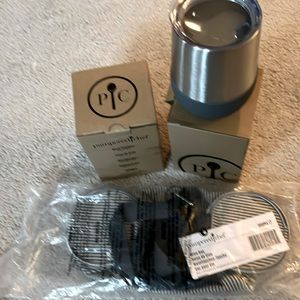 Pampered Chef - Wine Tumblers with Bag